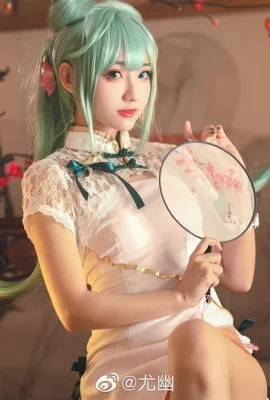 初音未來性感旗袍Cosplay【CN：尤幽】 (12 圖片)