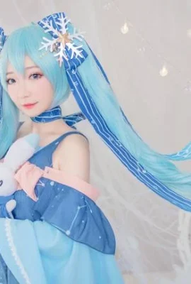 雪初音Cosplay【CN：九七】 (9 照片)