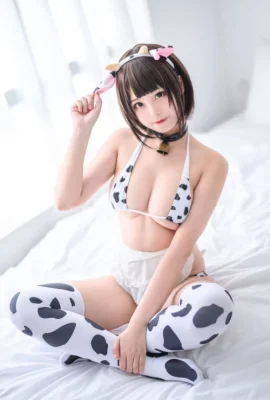 蜜汁貓裘(Mizhimao) 牛ビキニCosplay_Cow_Girl_Bikini (10 相片)