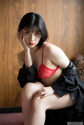 Nozomi Ishihara 石原希望(20 相片)