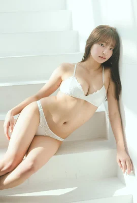 里仲菜月寫真集「Like a movie.」 (73 圖片)