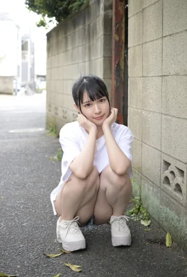 (円井萌華) 露出嫩白飽滿身材 吸引眾人目光 (38 圖片)
